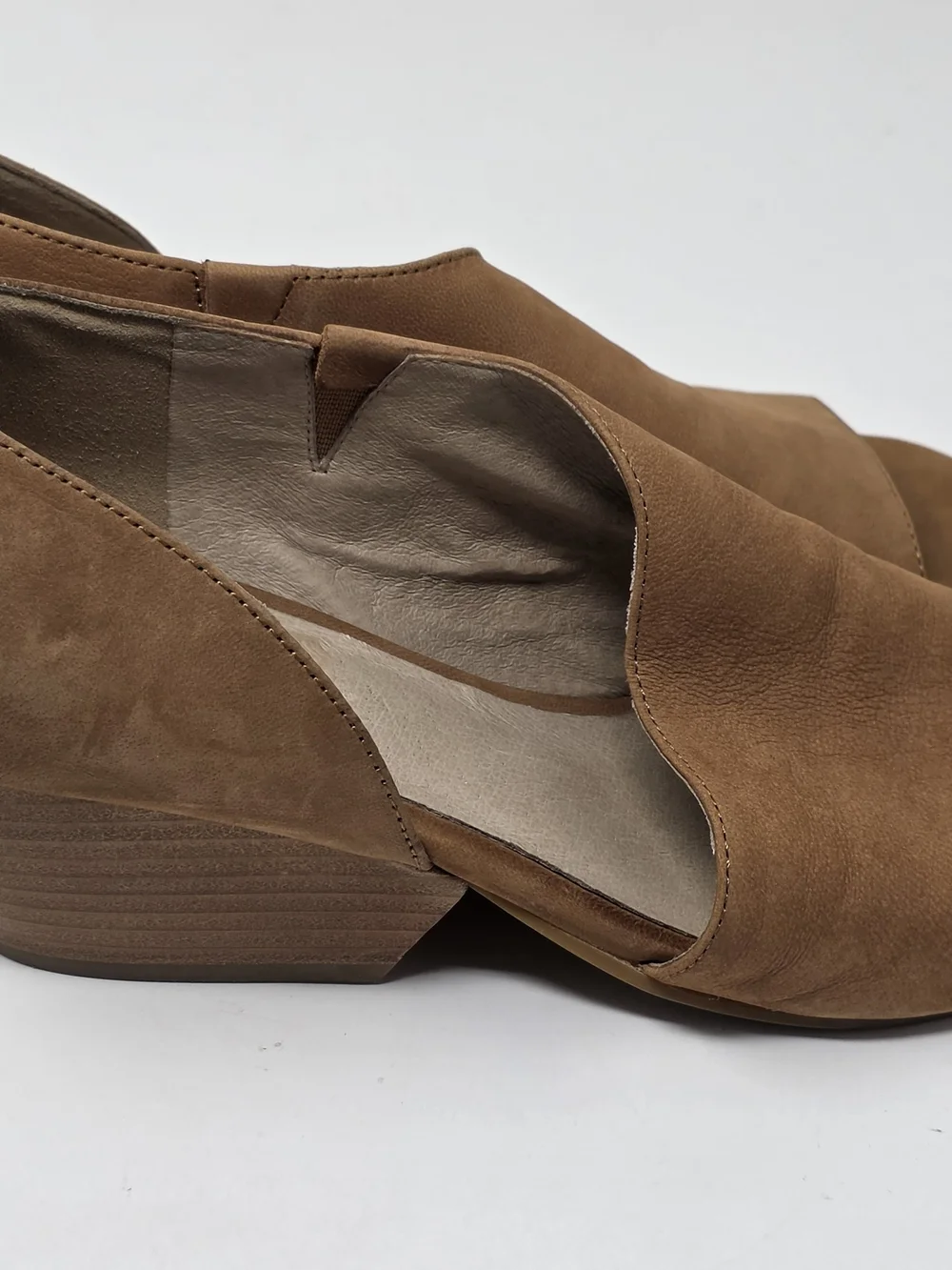 Eileen Fisher Fig d'Orsay peep toe tumbled nubuck shoes Size 9 Good Condition